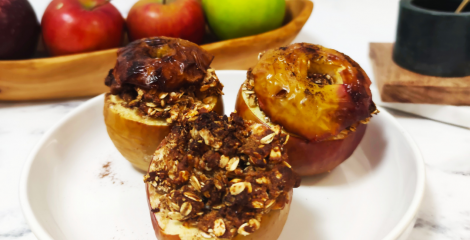 Ψητά μήλα με βρώμη, μέλι και φυστικοβούτυρο που γίνονται σε φριτέζα αέρα ή στο φούρνο